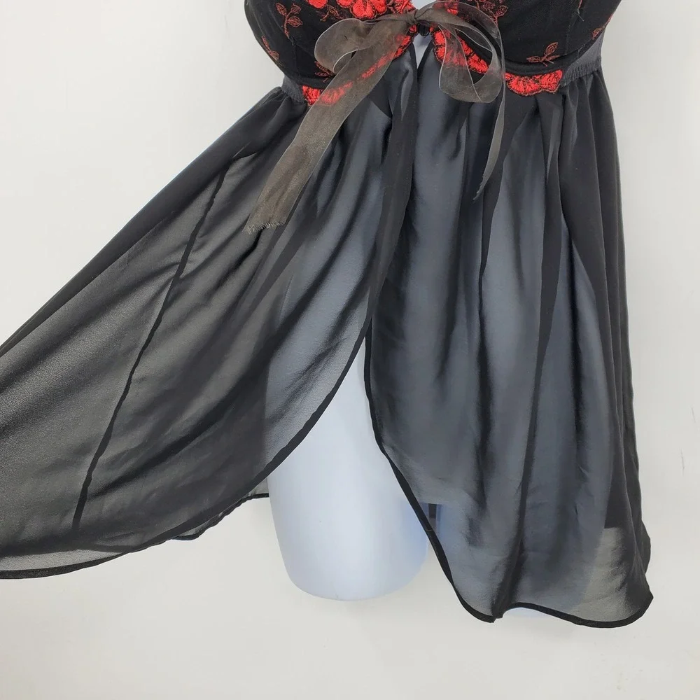 Vintage Victoria's Secret Black Red Floral Y2K Babydoll‎ Chemise 32 Whimsigoth